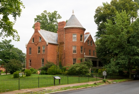 HISTORY-CT Home where John Brown was hanged